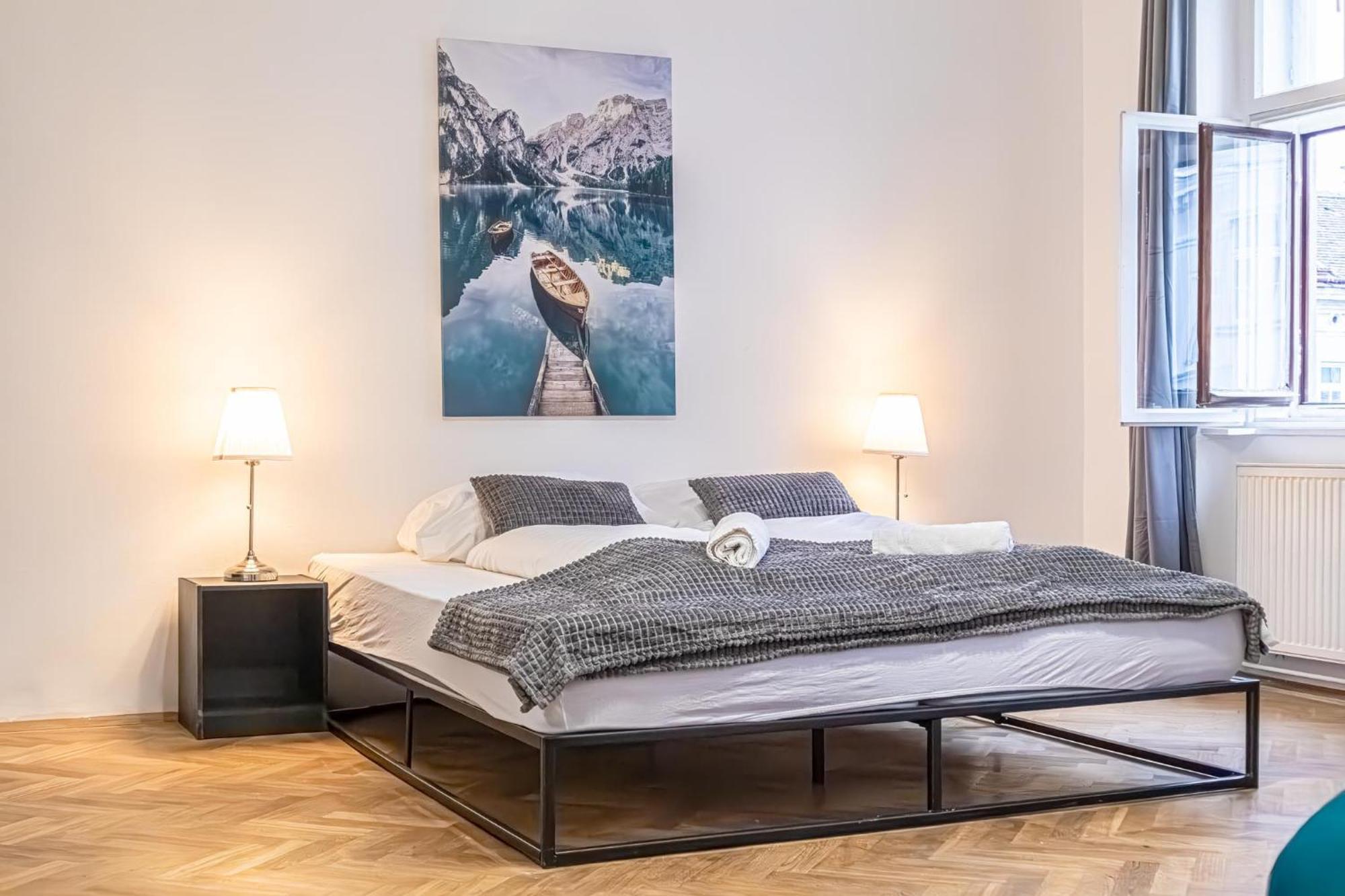 Spacious 2Br Apt -Near Wiener Stadthalle Burggassewiener Well Located Екстер'єр фото