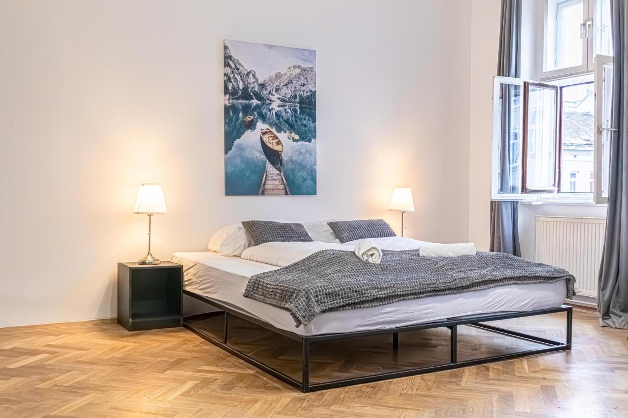 Spacious 2Br Apt -Near Wiener Stadthalle Burggassewiener Well Located Екстер'єр фото